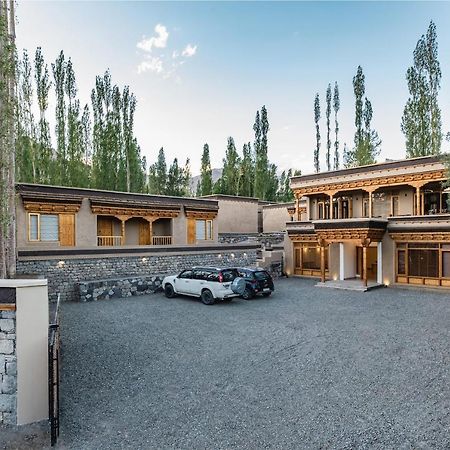 Essence At Ladakh Hotel เลห์ ภายนอก รูปภาพ