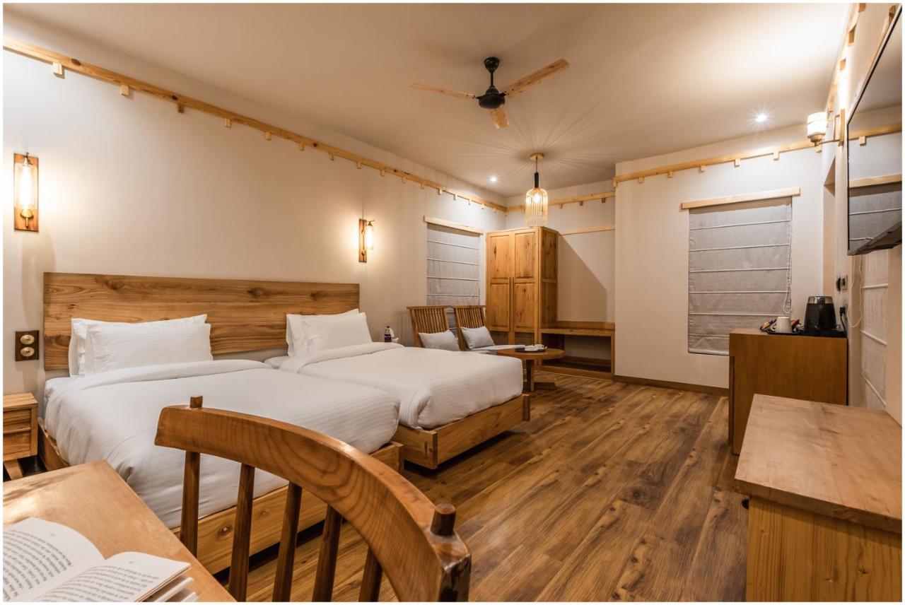 Essence At Ladakh Hotel เลห์ ภายนอก รูปภาพ